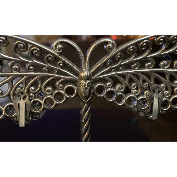 Vintage Clip On Clear Faceted Grouping Cluster Earring - Picture 3 of 4